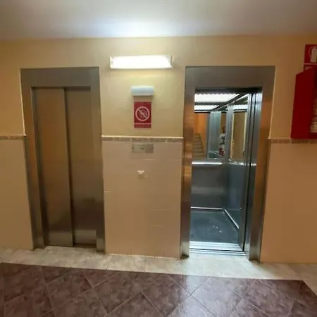 Alucinante Apt. Con Vistas, Piscinas Y Recepcion 24 Hs. *
